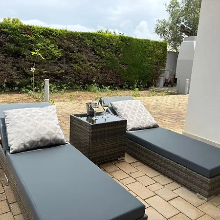 Tramonti E Relax-villa Con Giardino Privato E Bbq בית נופש מאטינו